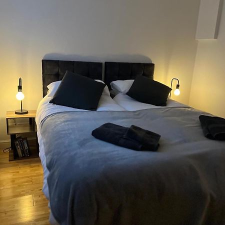 Cozy 1 Bedroom Basement Flat London Eksteriør billede