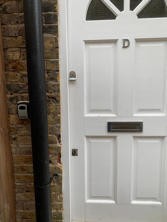 Cozy 1 Bedroom Basement Flat London Eksteriør billede